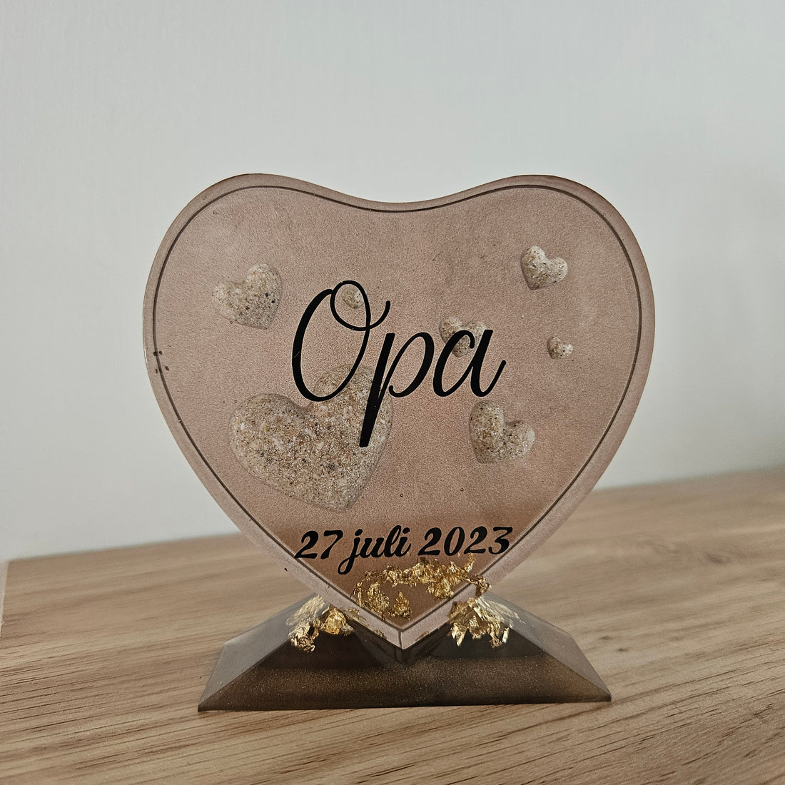Herdenkingshart met as: een tastbare herinnering in epoxy