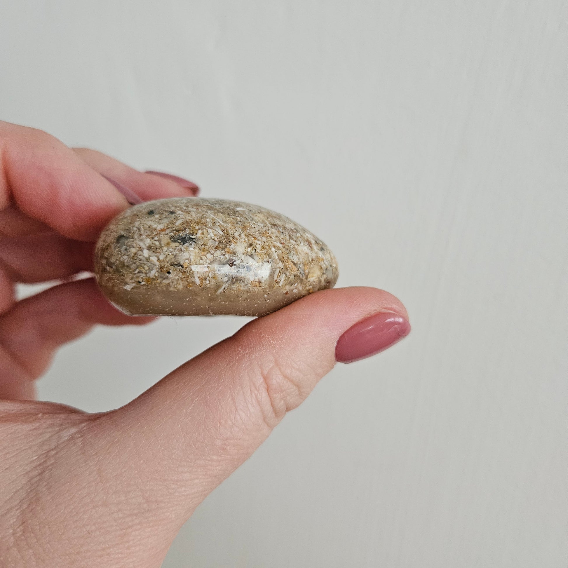 Handgemaakt epoxy hart met geïntegreerde as van een dierbare​