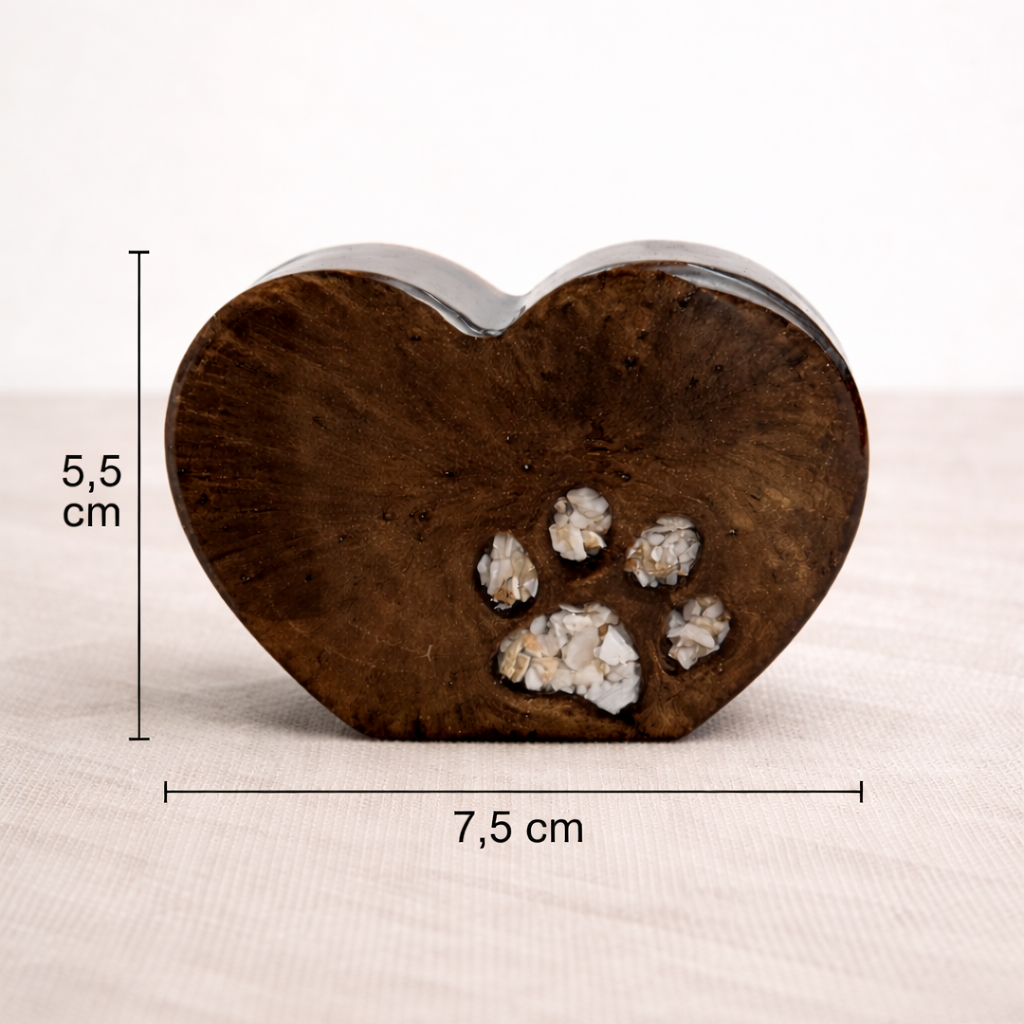 Handgemaakt epoxy herinneringshart met as, liefdevol verwerkt in een persoonlijke herinnering